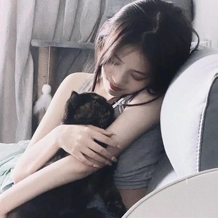 巨蛇闯女校